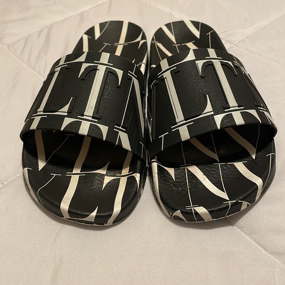 Size 42 Valentino logo slides great used condition PRICE FIRM